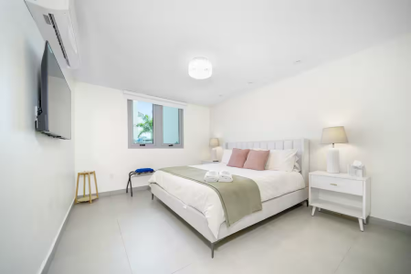 Beach Garden Apartment with Private Pool_airbnb host