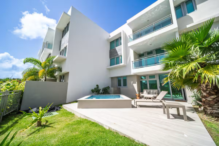 Beach Garden Apartment with Private Pool_airbnb host