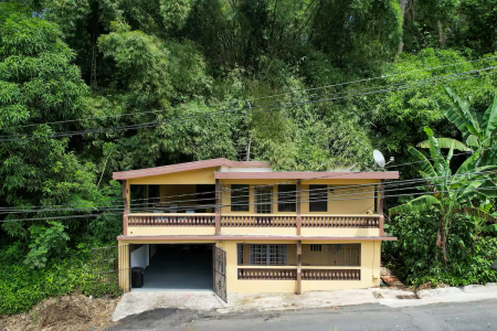 Carruzo Getaway in the Mountains_1_airbn host in Puerto Rico